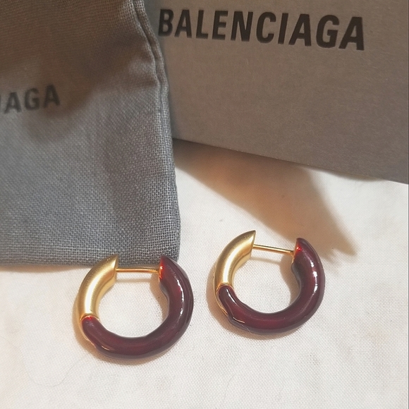 NEW BALENCIAGA LOGO Enameled Frosted Gold Loop Earrings - Picture 6 of 6